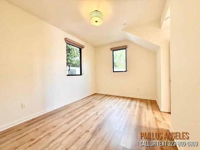 Building Photo - 10706 Octave Ln