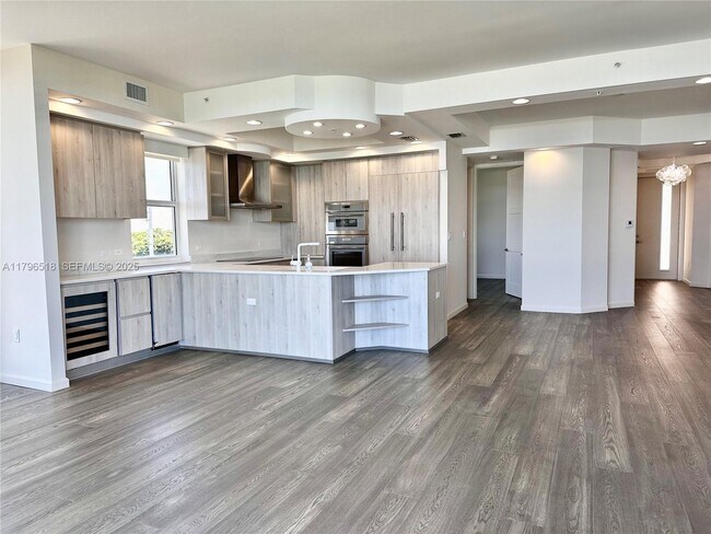 Building Photo - 4810 N Hwy A1A