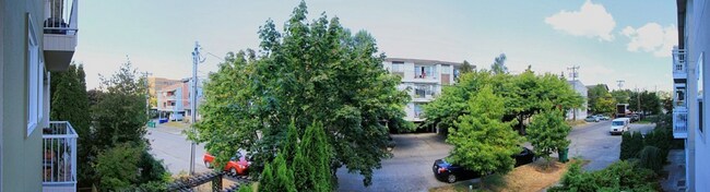 Building Photo - Recently Updated 1 Bed Condo in Ballard!