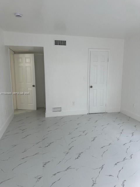 Building Photo - 16215 NE 18th Ct