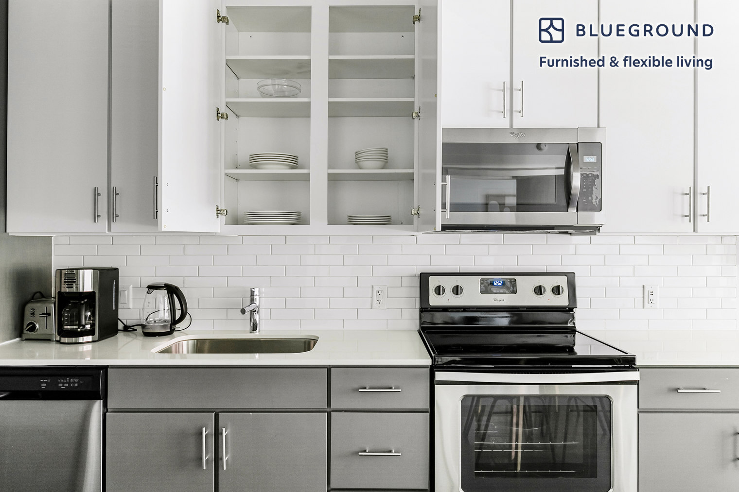 Building Photo - 215 W Lake St