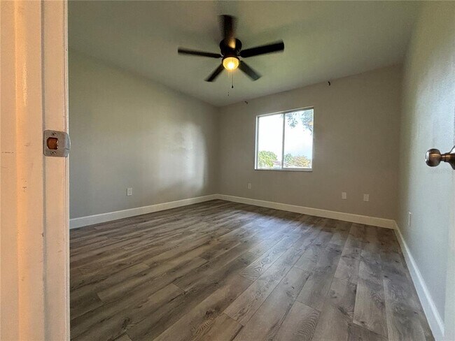 Building Photo - 2300 Bancroft Cir S