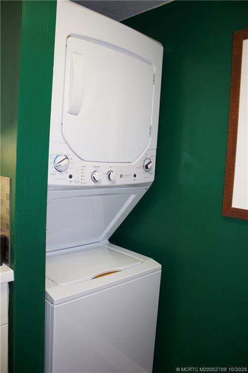 Building Photo - 3792 NE Ocean Blvd