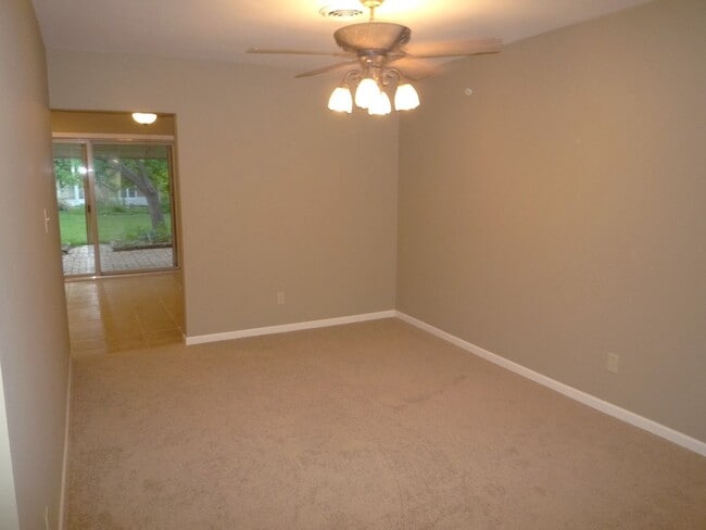 Building Photo - Spacious 3BR/2BA Ranch Home with 1,734 Sq.Ft. and a 2-Car Garage in a Great Neighborhood Close to...