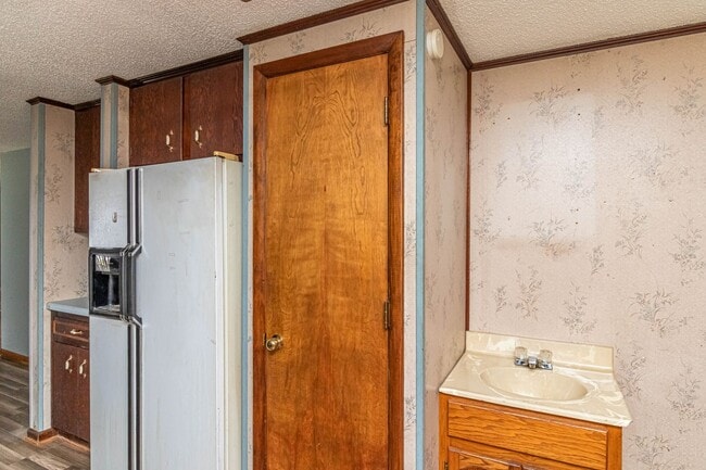 Building Photo - 2 Bedroom 2 Bath Doublewide in Dudley!