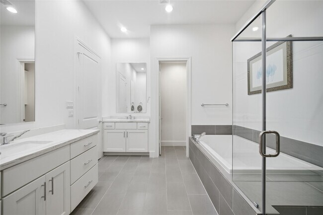 Building Photo - 707 Bringhurst St