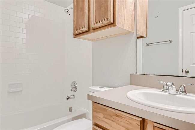 Building Photo - 2511 Cypress Ln