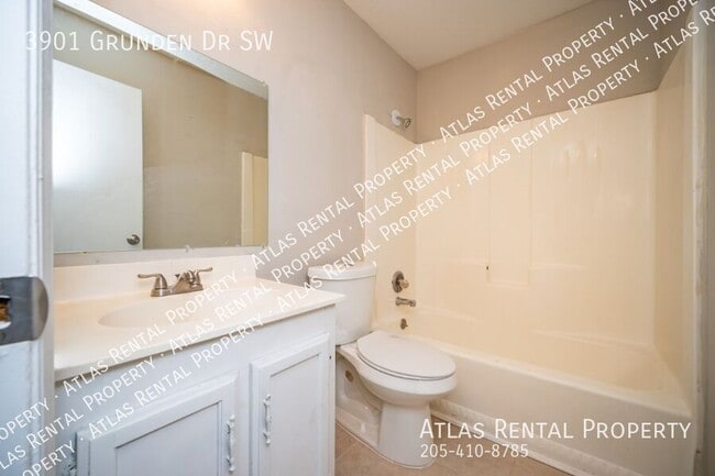 Building Photo - 3901 Grunden Dr SW