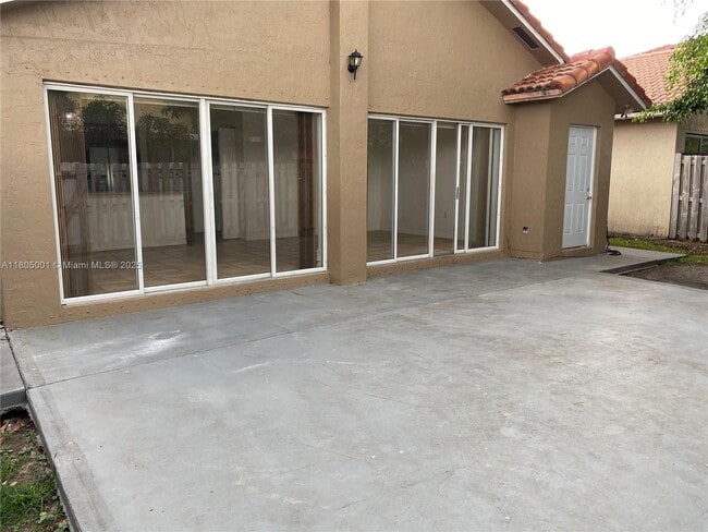 Building Photo - 7601 NW 166th Terrace