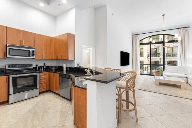 Building Photo - 701 S Olive Ave