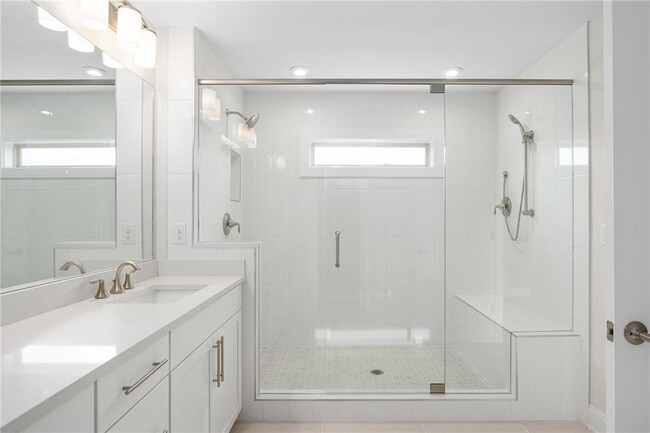 Building Photo - 1397 Live Oak Ln