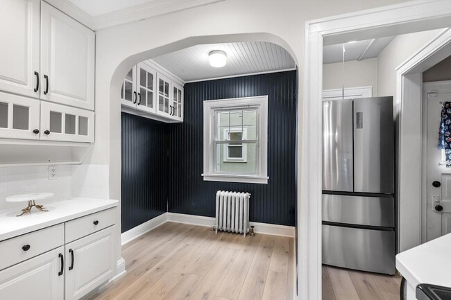 Building Photo - 4848 Ewing Ave S