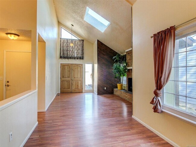 Building Photo - 854 S Rifle Way