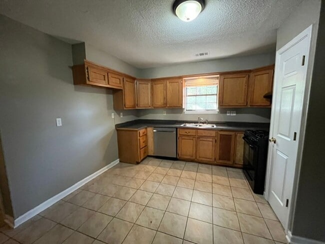 Building Photo - 5189 Haynes Dr