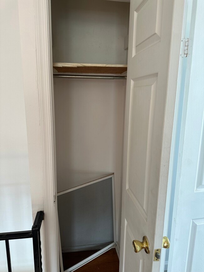 Building Photo - 909 W Moyamensing Ave