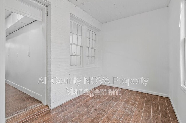 Building Photo - 1719 West Virginia Ave NE