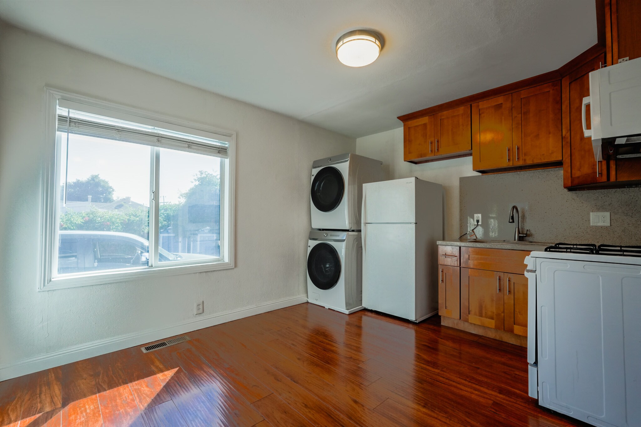 Building Photo - 3765 Angelo Ave