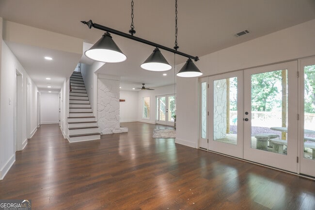 Building Photo - 212 Southland Dr