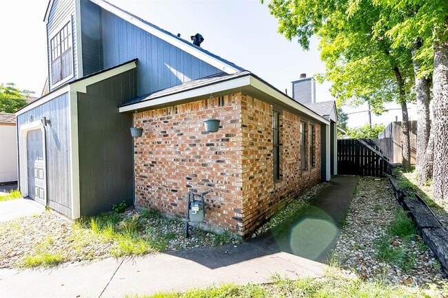 Building Photo - 1143 Orchard Park Cir