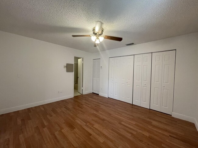 Building Photo - 1832 My Pl Ln