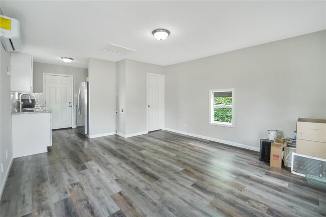 Building Photo - 7402 Wileyvale Rd