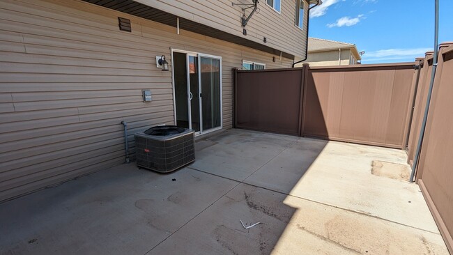 Building Photo - Beautiful 3 Bedroom Townhome in Cedar City...