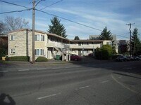 Building Photo - 400 NE 65th St