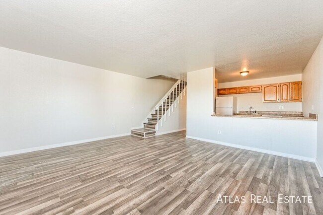 Building Photo - 3210 W Longfellow Pl