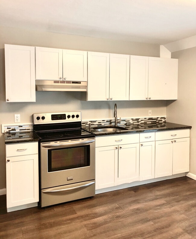 Kitchen - 47 Pearl St