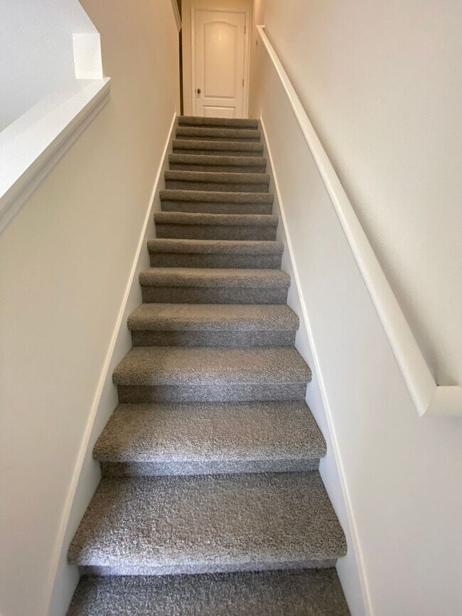 Building Photo - 3 Bedroom 2.5 Bath Townhouse in Harmony West for RENT!