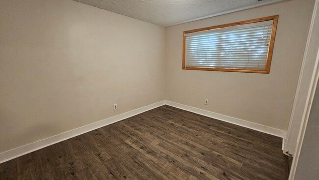 Building Photo - 10176 S 360 E