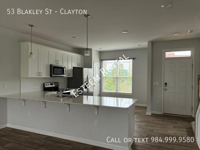 Building Photo - 53 Blakely St