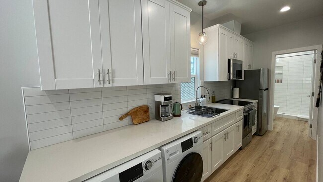 Kitchen - 4452 Alabama St