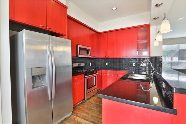 Building Photo - 4706 Austin St