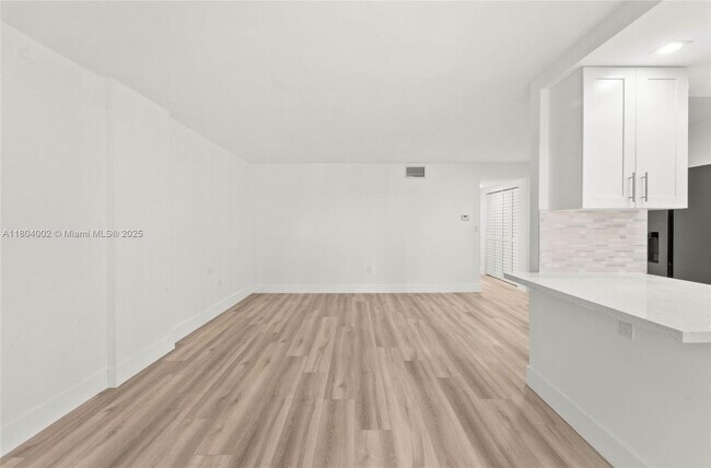 Building Photo - 240 Collins Ave