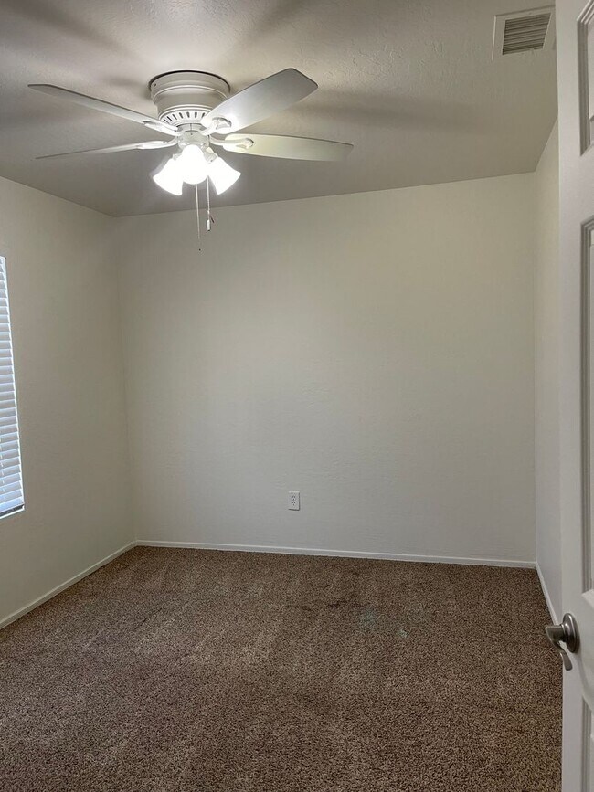 Building Photo - Superstition Springs 4 bedroom/3 baths w/ PRIVATE POOL