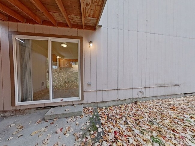 Building Photo - WINTER SPECIAL ~ $920 OFF FIRST MONTH RENT
