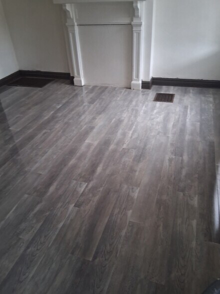 Building Photo - 530 Lilley Ave