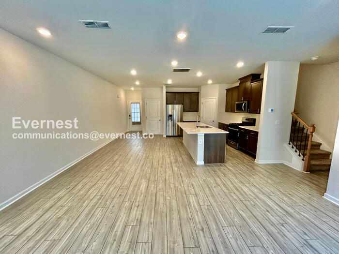 Building Photo - 322 Timberland Ave