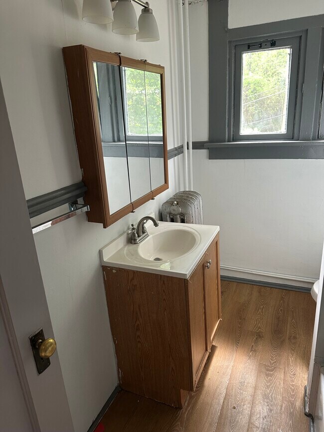 Building Photo - 1107 16th Ave