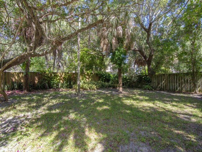 Building Photo - 915 Marigold Ln