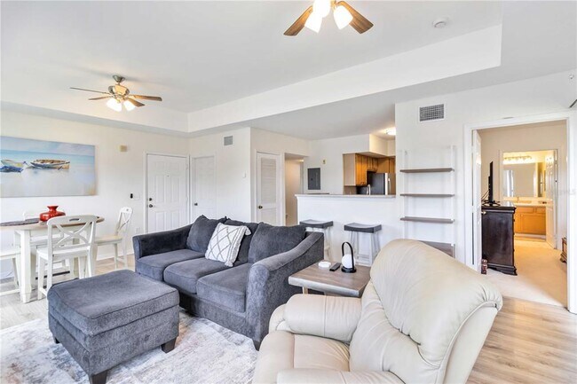 Building Photo - 1050 Villagio Cir