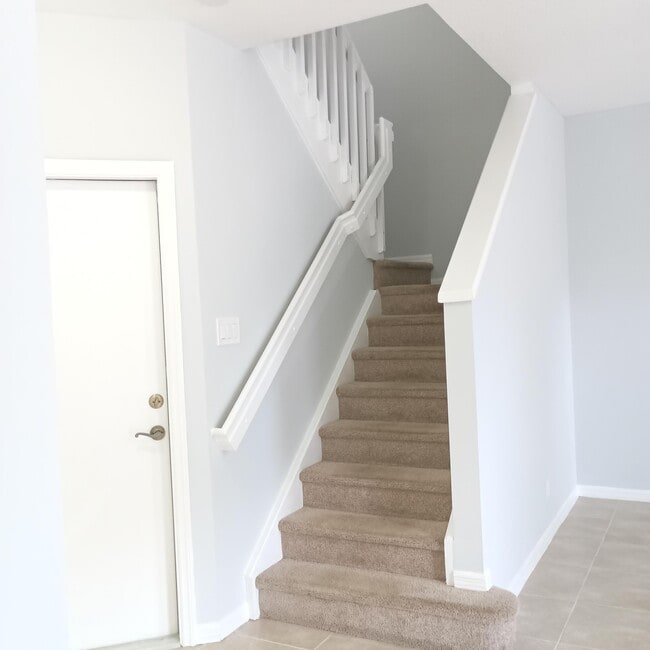 Building Photo - 2410 SE Santos Dr