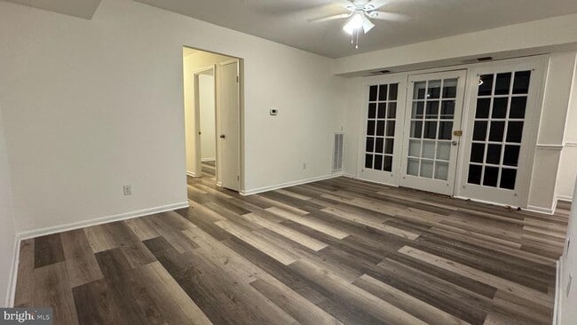 Building Photo - 3790 Lyndhurst Dr