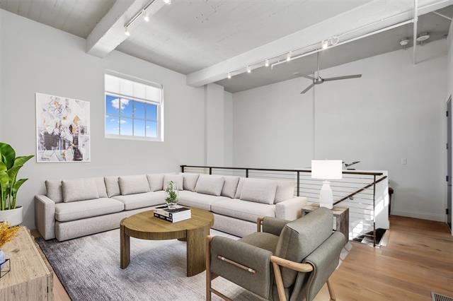 Building Photo - 2600 W 7th St