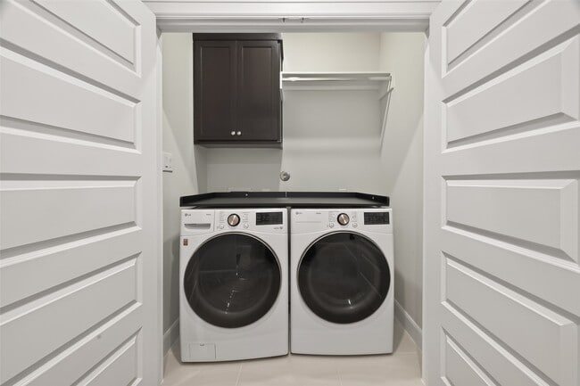 Building Photo - 2712 Grand Fountains Dr