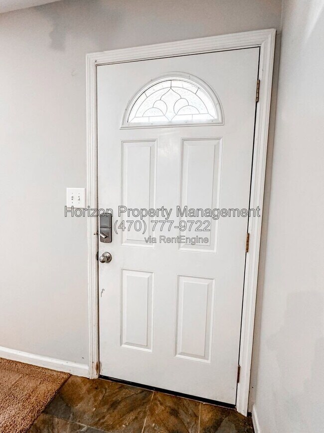 Building Photo - 4925 Farmstead Ct NE