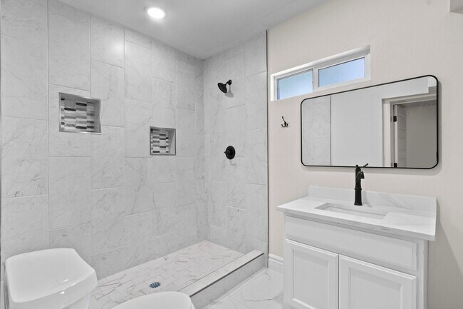 Building Photo - Yandell Unit 1