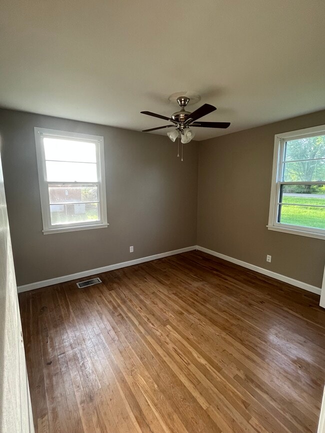 Building Photo - 207 Desoto Dr