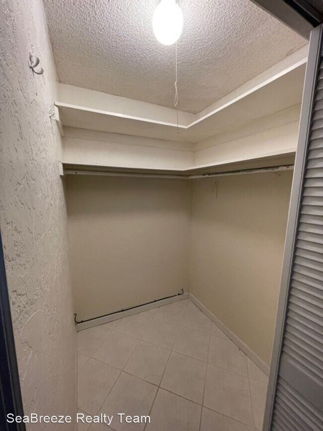 Building Photo - 3 br, 2 bath House - 2927 Lantern Drive